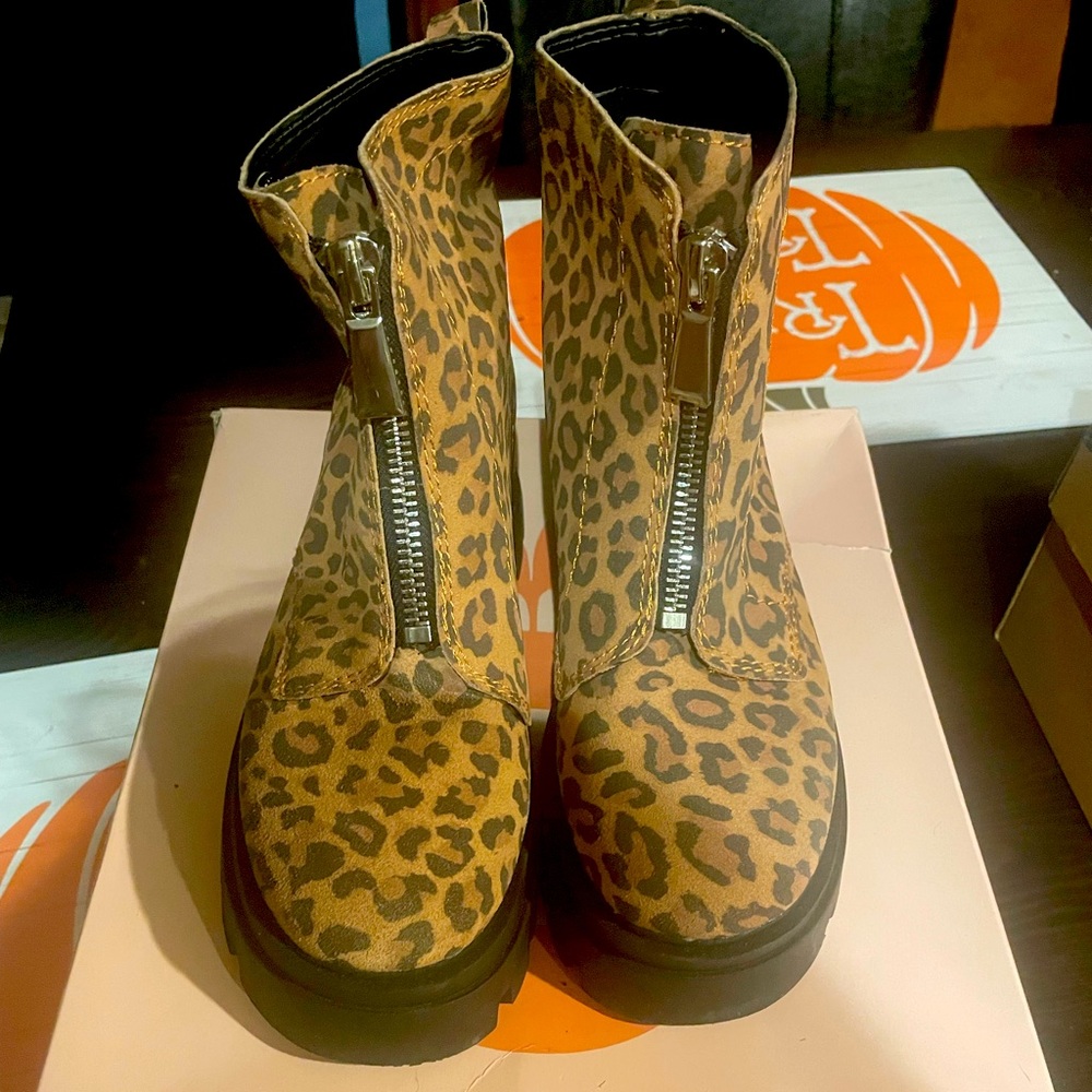 Gianni Bini Leopard Boots